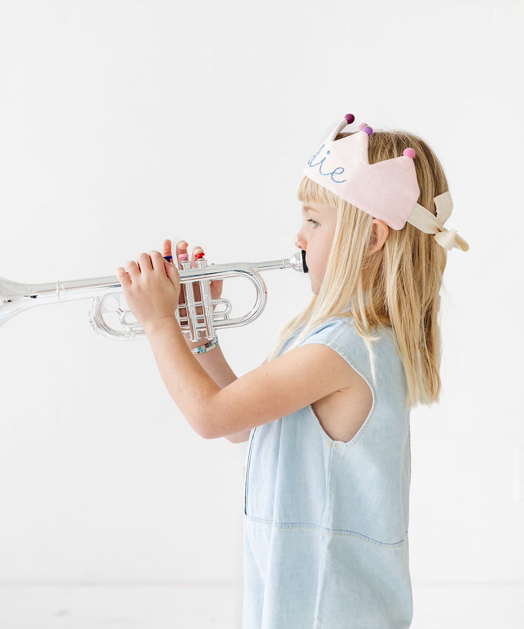 circus birthday inspiration with pink birthday crown